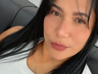 cam girl masturbating with dildo HillaryRouss