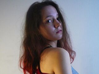 camslut showing pussy JameKincaide