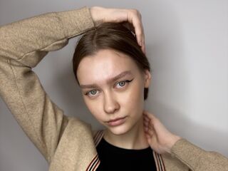 chat room webcam photo JonnieHillen