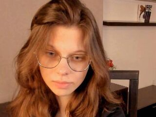 naked camgirl masturbating with dildo JulinaGorovena