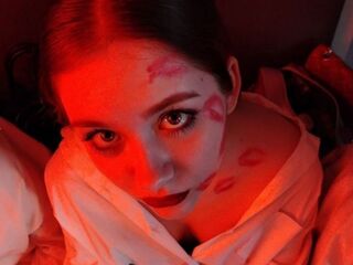 beautiful webcamgirl JuneGutierrez