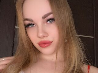camgirl masturbating with sex toy KamilaLily