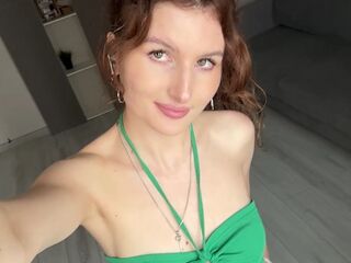 naked girl with webcam fingering pussy KarmenZeinert