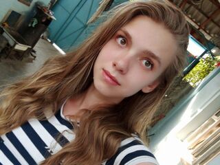 streaming live webcam KeniaBurklow