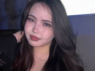 girl topless KeraHain