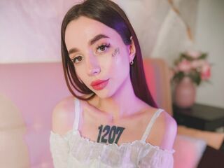 camgirl showing tits KimLyn