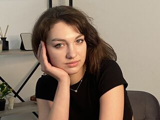naked camgirl masturbating with vibrator KimberleeSavells