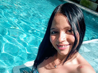 fingering camwhore LauraVelle