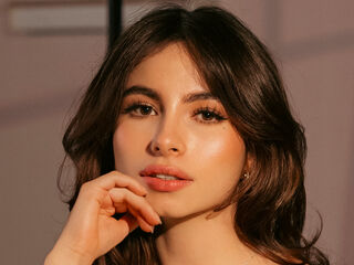 girl topless chat LauriSweet