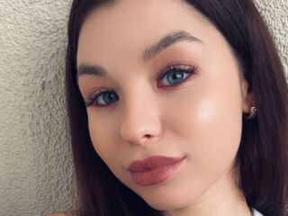 hot cam girl masturbating with vibrator LaurinaBliss