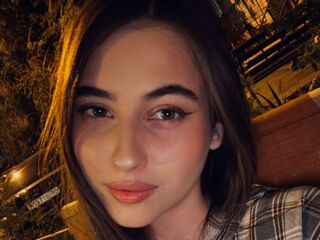 naughty camgirl photo LeiaFrost