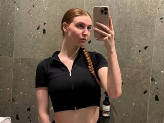naked webcam girl picture LessieNunz