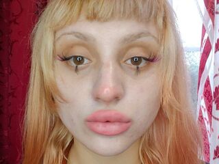 camgirl showing tits LeylaHugg