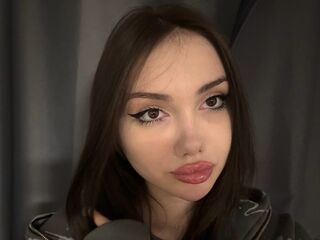 hot cam girl fingering shaved pussy LikaOnyx