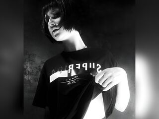 kinky video chat performer LilluMoon