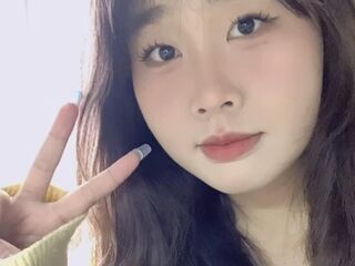 topless webcam girl LioraFaith