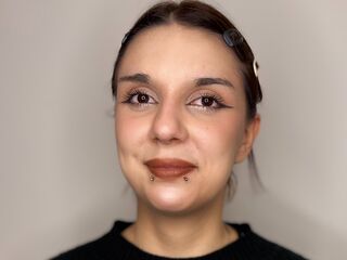 beautiful cam girl LoniFessel