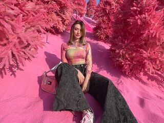 camgirl picture LouveniaPranger