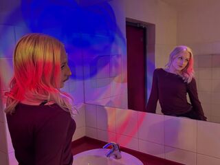 sexy live cam girl LucilleWiste