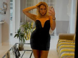 topless girl LunaVeller
