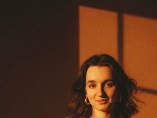 topless webcamgirl LurlineSundling