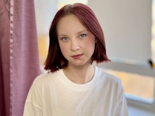 topless MaisieMundhenk