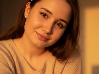 naked cam girl masturbating with vibrator MaribethDosh