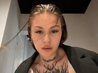 topless webcam girl MattieScott