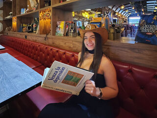 masturbating webcamgirl MelanyCol