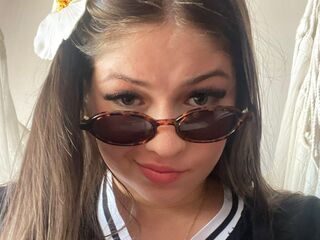 hot strip tease web cam MiaCelezte
