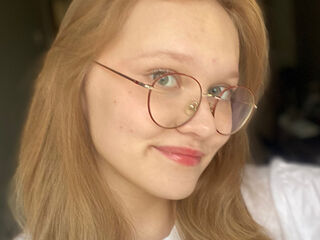 naughty cam girl fingering pussy MicahCussins