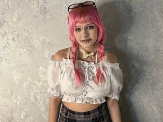 cam girl fingering pussy MikaVatashi