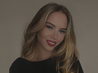 camgirl shaving pussy MilaLik