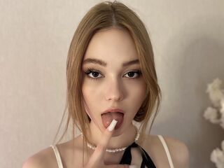 shaved pussy cam MyaFields