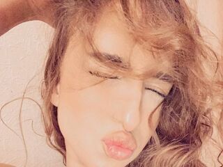 cam whore MyraRidler