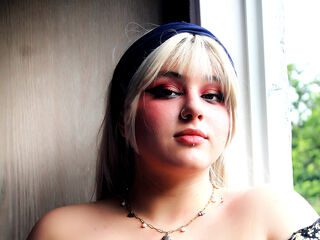 free chatroom NinaBloomie