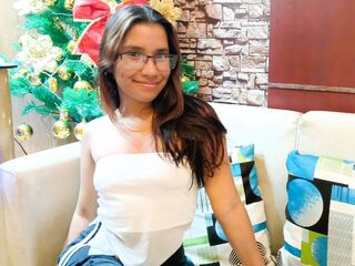 naked girl with webcam fingering pussy OdetteBelle