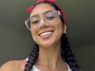 topless cam girl OnlyVal
