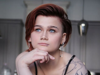 girl chatroom PeachAveline