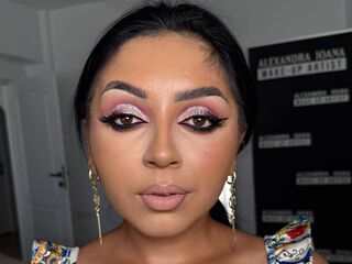 camgirl showing tits RominaGaby