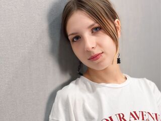 cam girl masturbating with dildo SariCroson