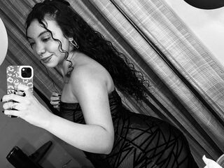 chat room webcam photo SharonBlairr