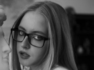 camgirl showing tits SheliaEdwards