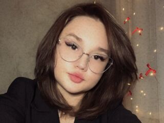 flirt chat room ShielaQuam