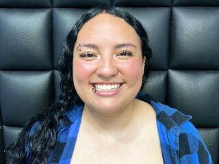 camgirl playing with dildo Skyblack