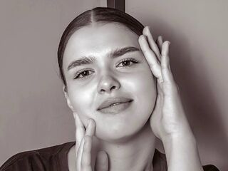 camslut topless StephaniRoger