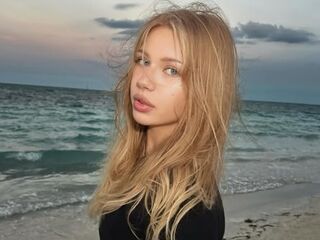 camwhore masturbating with dildo StephanieChelf