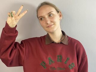 naughty camgirl masturbating SummerEllie