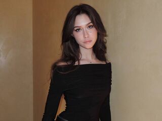 topless camgirl SunnDeeks