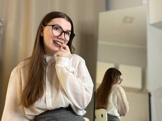 masturbating cam girl TerraTrinh